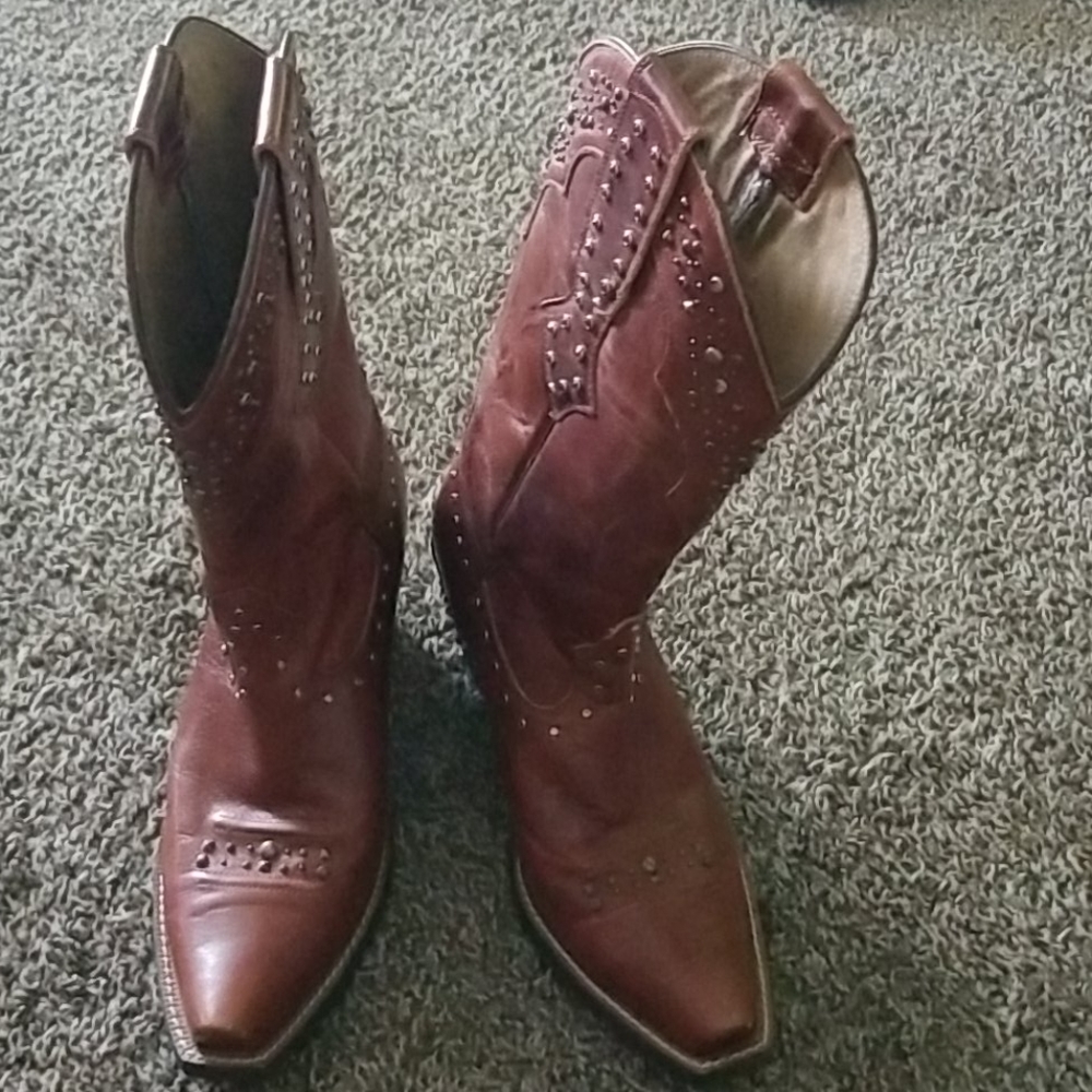 Women's cowboy boots